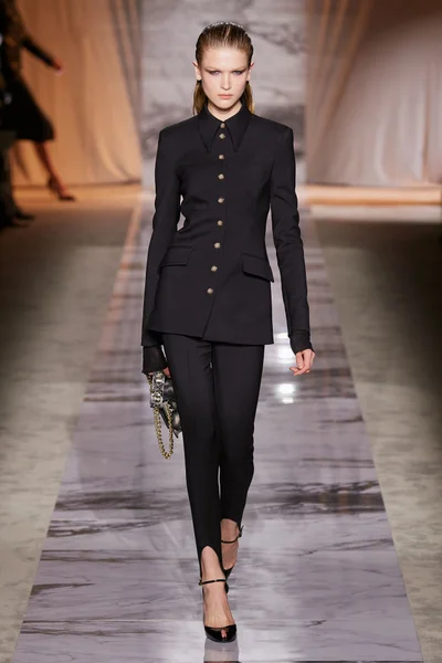Look 46